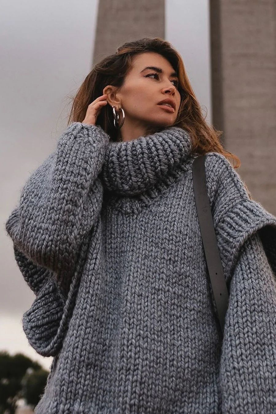 Solid Patchwork Chunky Fluffy Turtleneck Sweater - Image 3