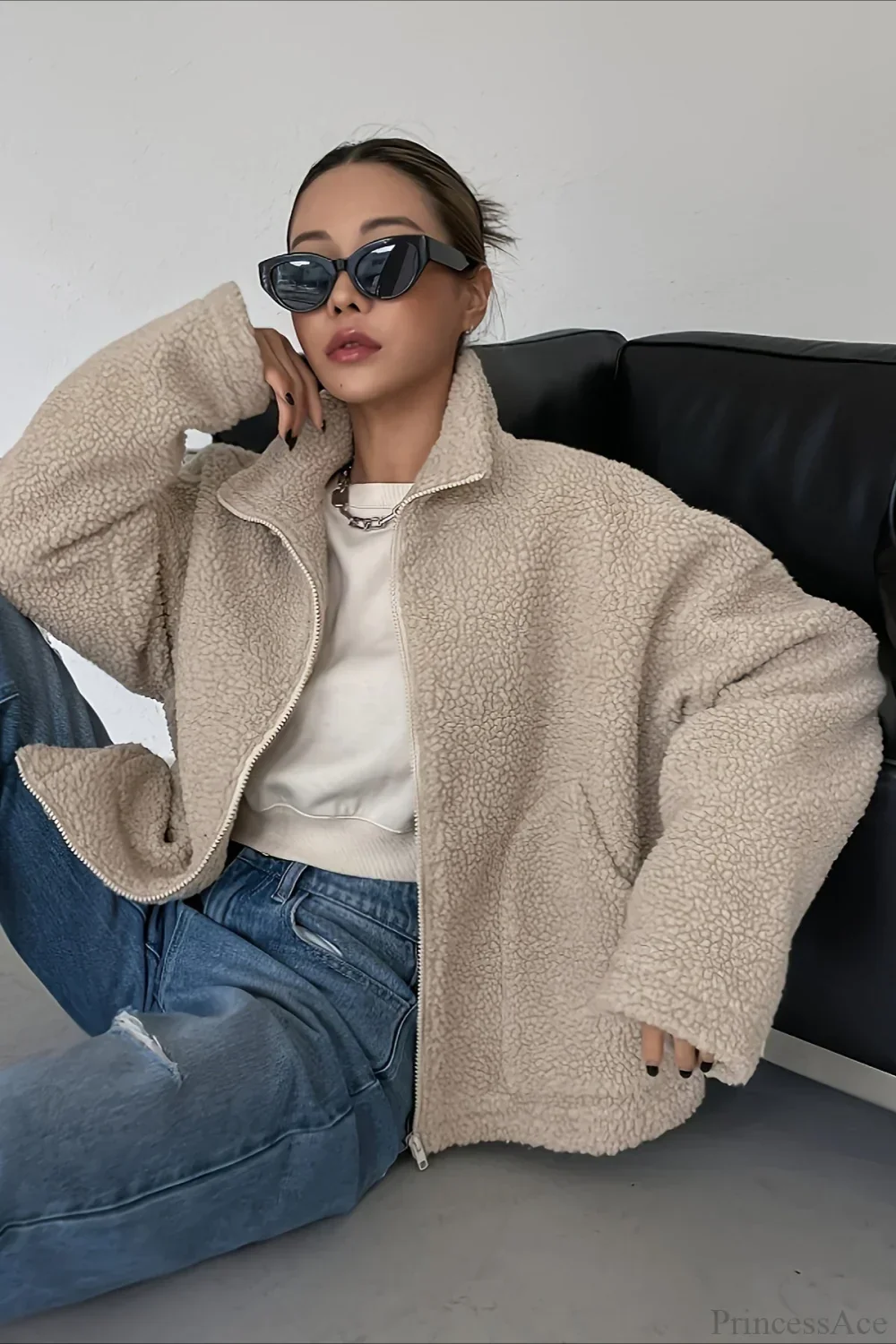 Solid Relaxed Shearling High Neck Jacket - Image 2