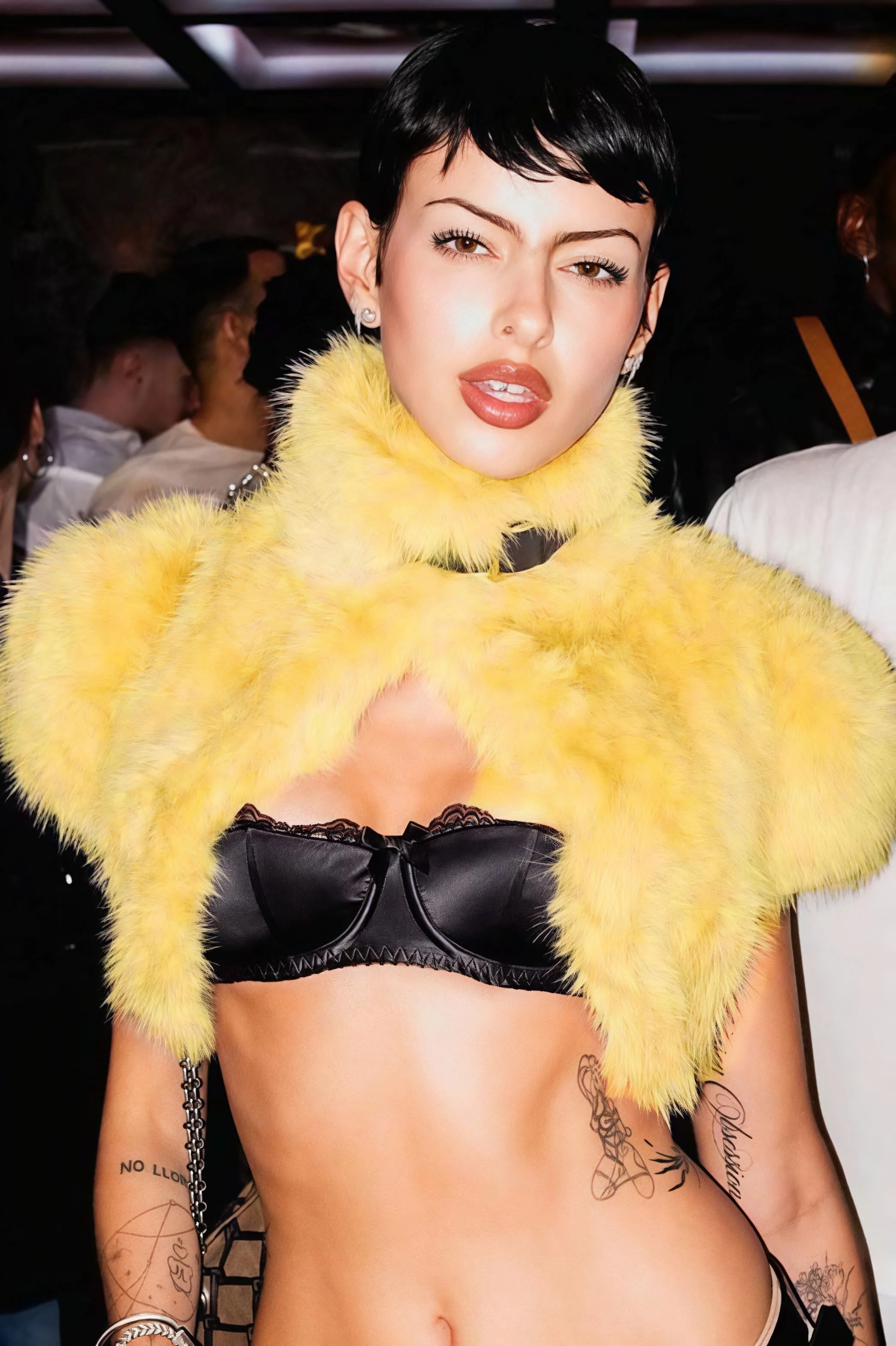 Solid Sexy Fuzzy Cropped Tie-front Vest - Image 11