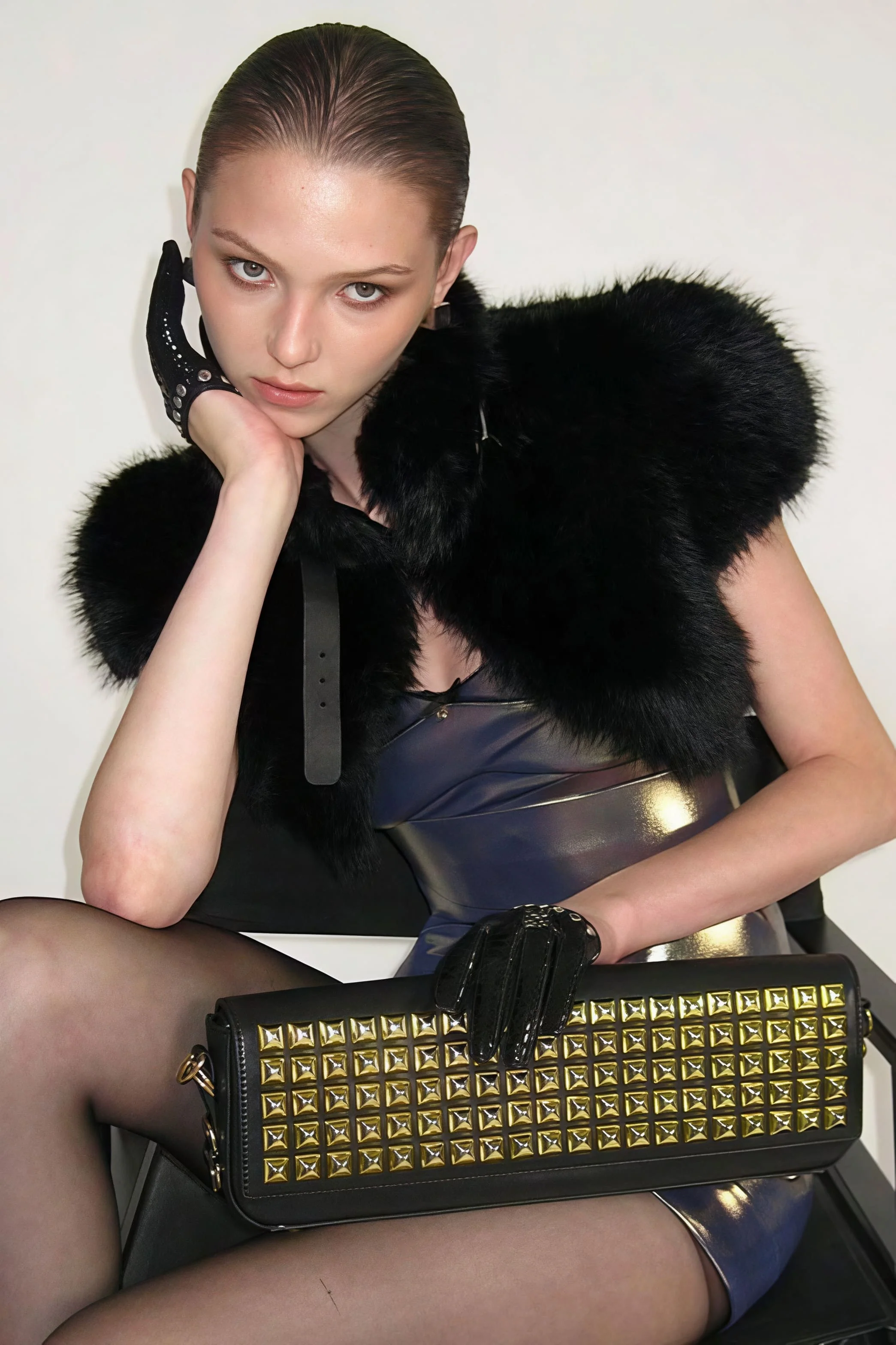 Solid Sexy Fuzzy Cropped Tie-front Vest - Image 3