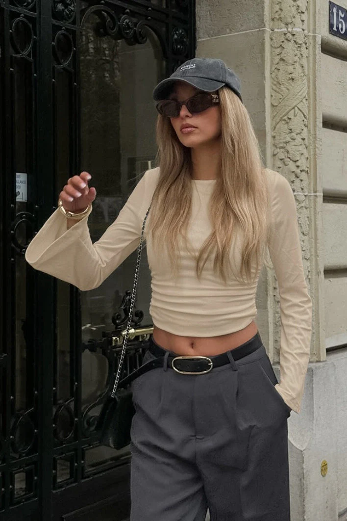 Solid Slim Fit Ruched Crew Neck Long Sleeve Tee - Image 4
