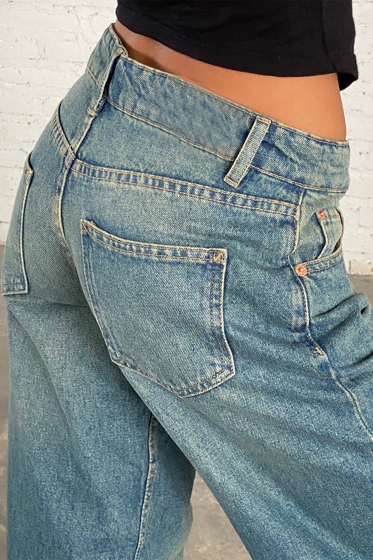 Solid Stretch Straight Leg Jeans - Image 4
