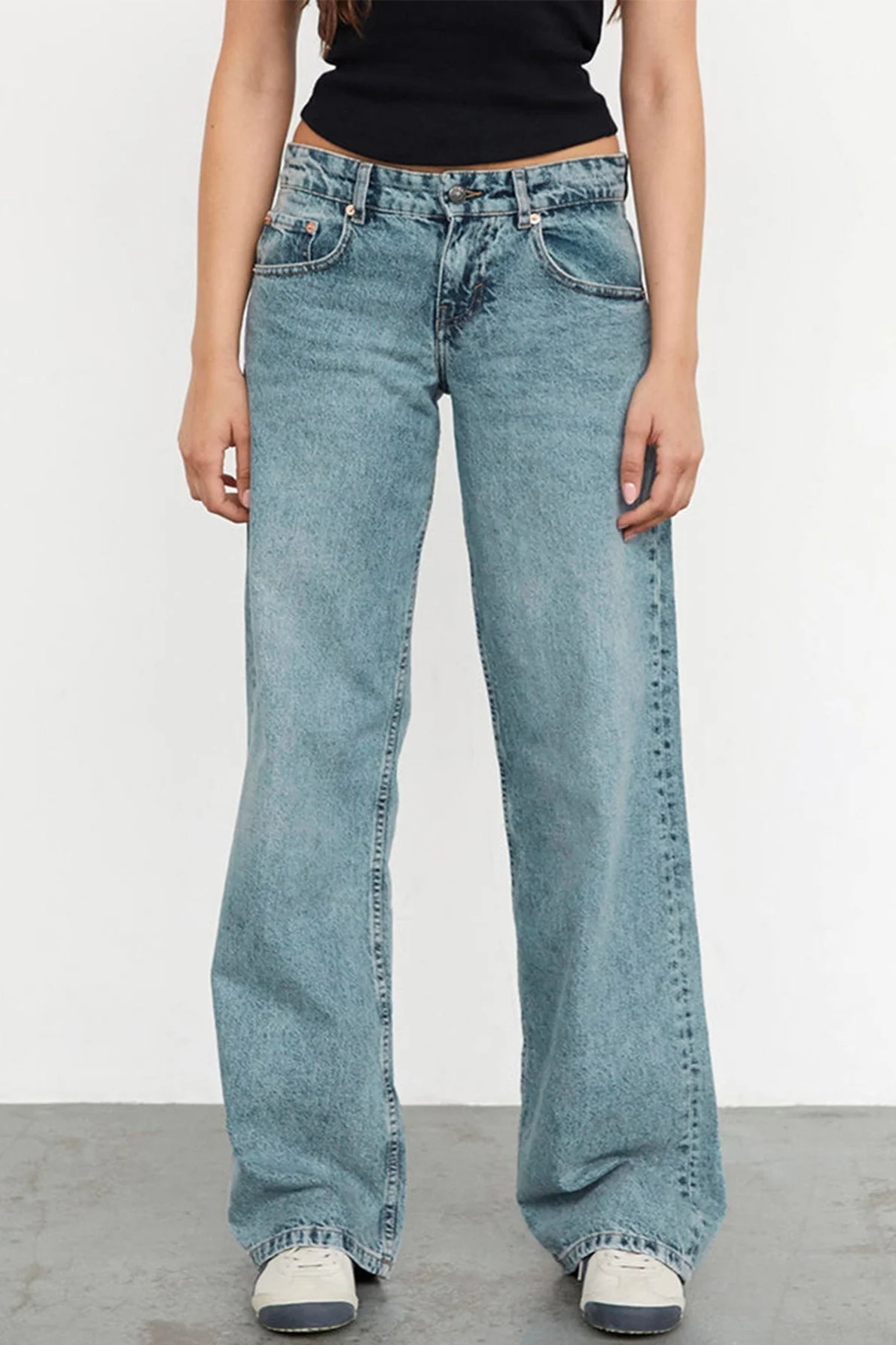 Solid Stretch Straight Leg Jeans - Image 7