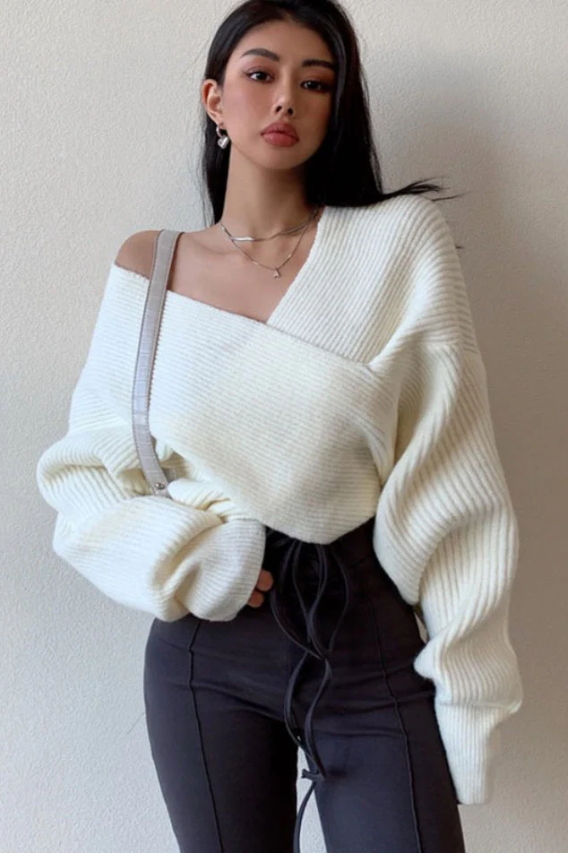 Solid V-Neck Crisscross Cold Shoulder Asymmetric Sweater - Image 2