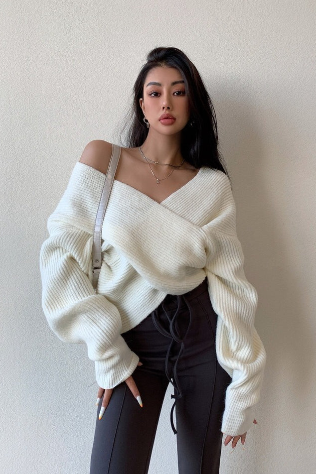 Solid V-Neck Crisscross Cold Shoulder Asymmetric Sweater - Image 3