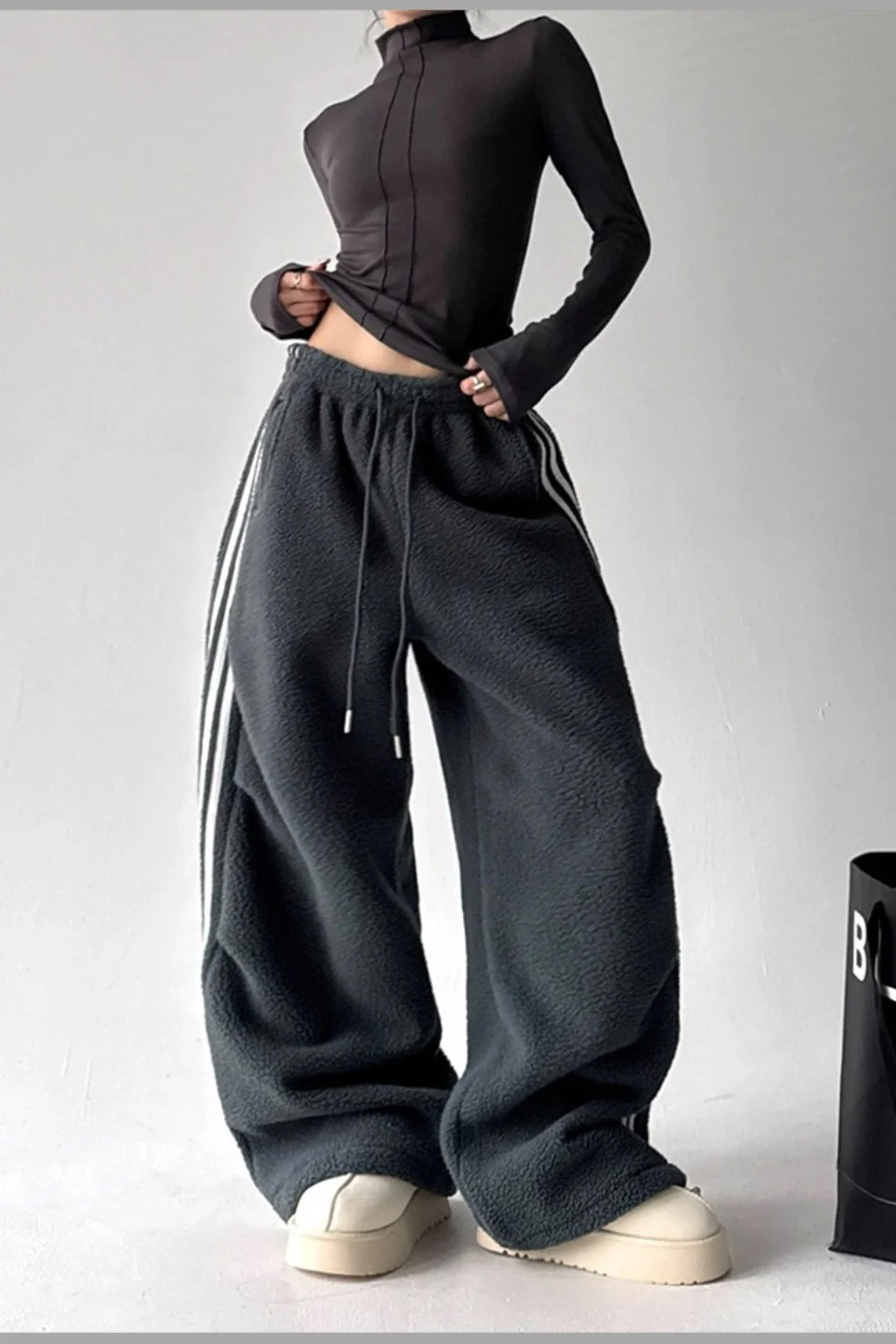 Sporty Plush Wide-Leg Striped Pants - Image 5
