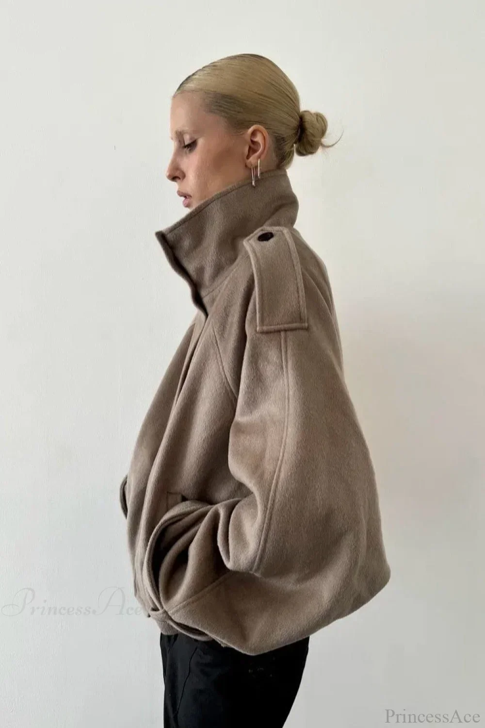 Vintage Stand Collar Buttoned Short Wool Coat - Image 2