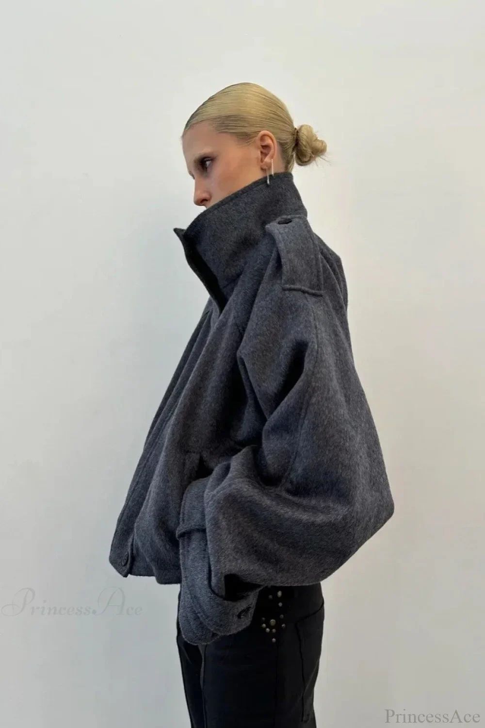 Vintage Stand Collar Buttoned Short Wool Coat - Image 5