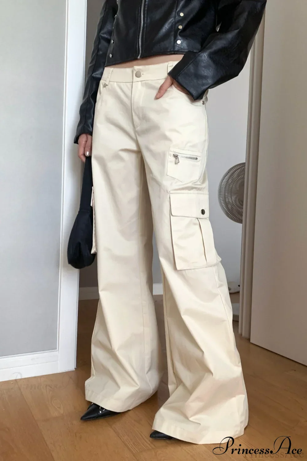 Straight-Leg Multi-Pocket High-Waisted Cargo Pants - Image 4