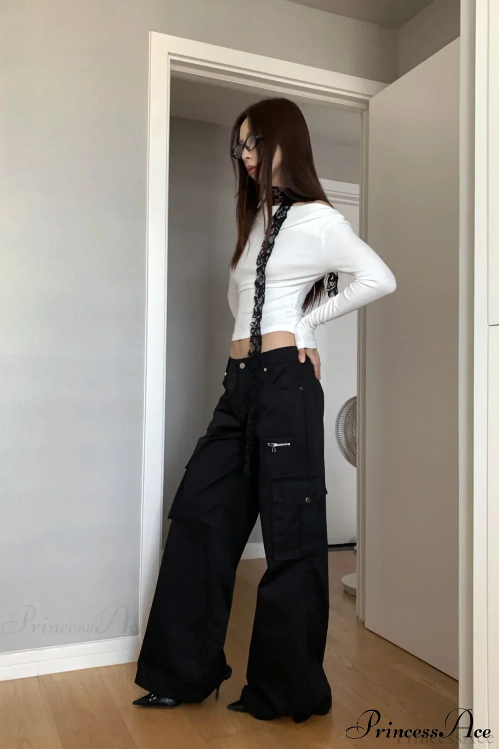 Straight-Leg Multi-Pocket High-Waisted Cargo Pants - Image 9