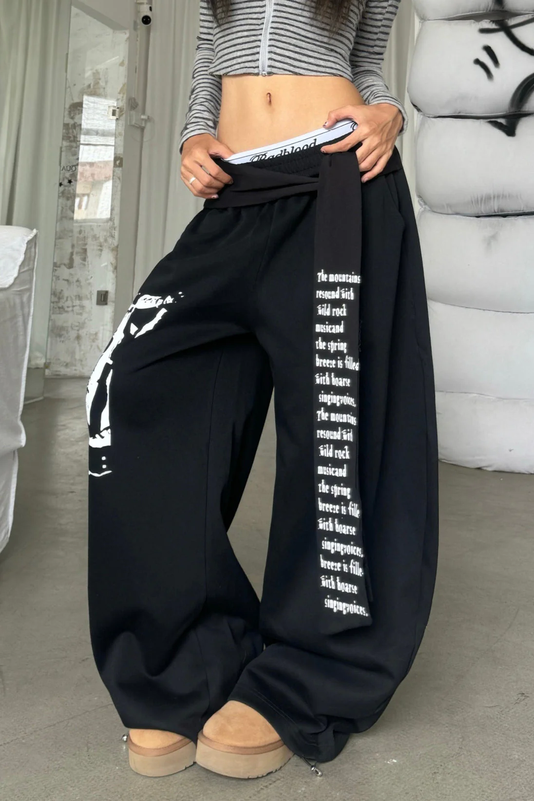 Street Style Graphic Letter Ribbon Curved Sweat Pants - Image 8