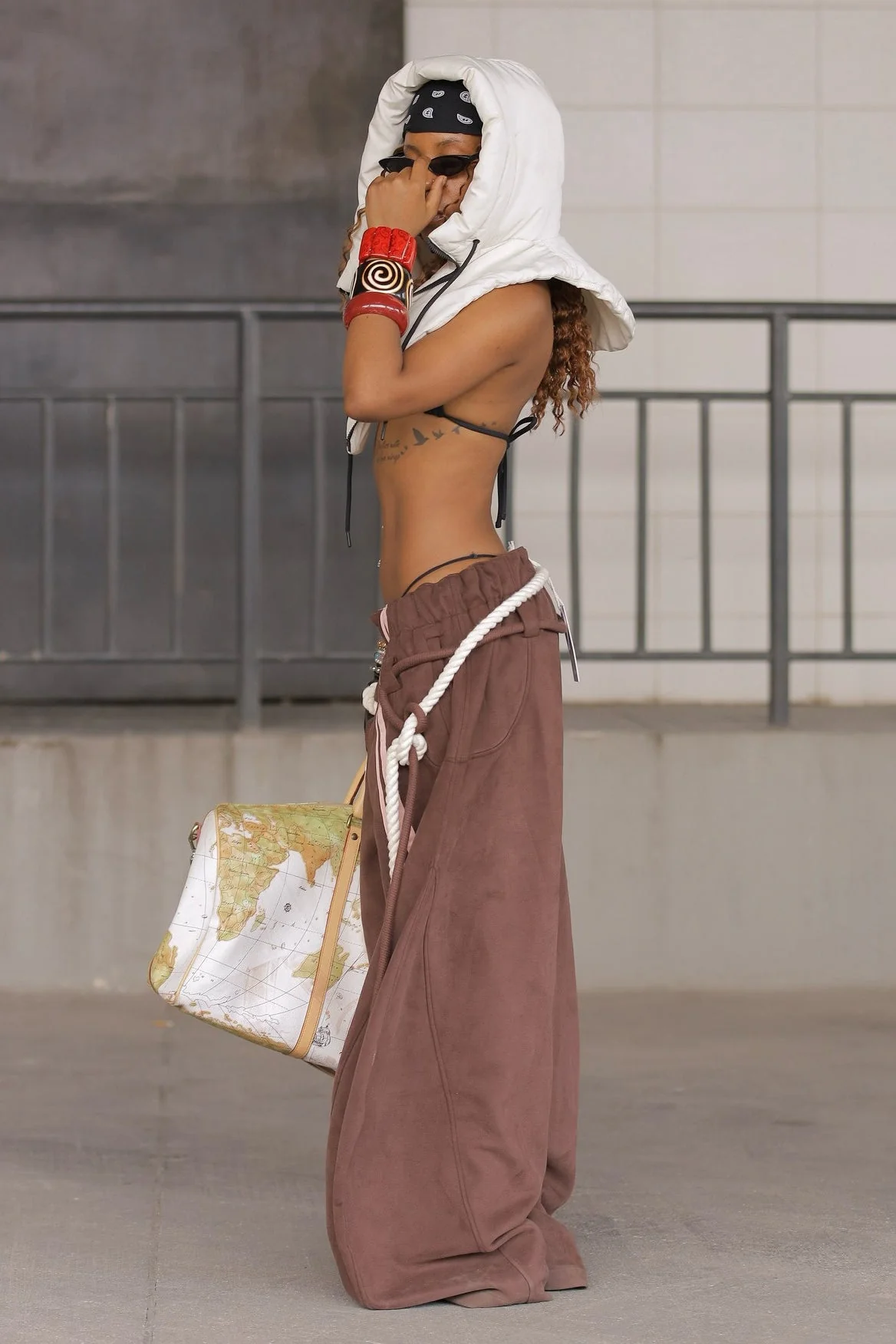 Striped Belted Wide Leg Cargo Pants - Image 4