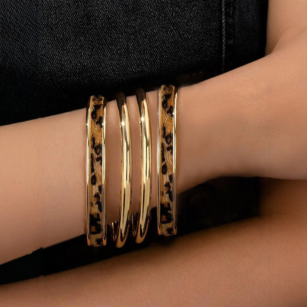 Sweet Cool Leopard Print Smooth Bracelet - Image 2