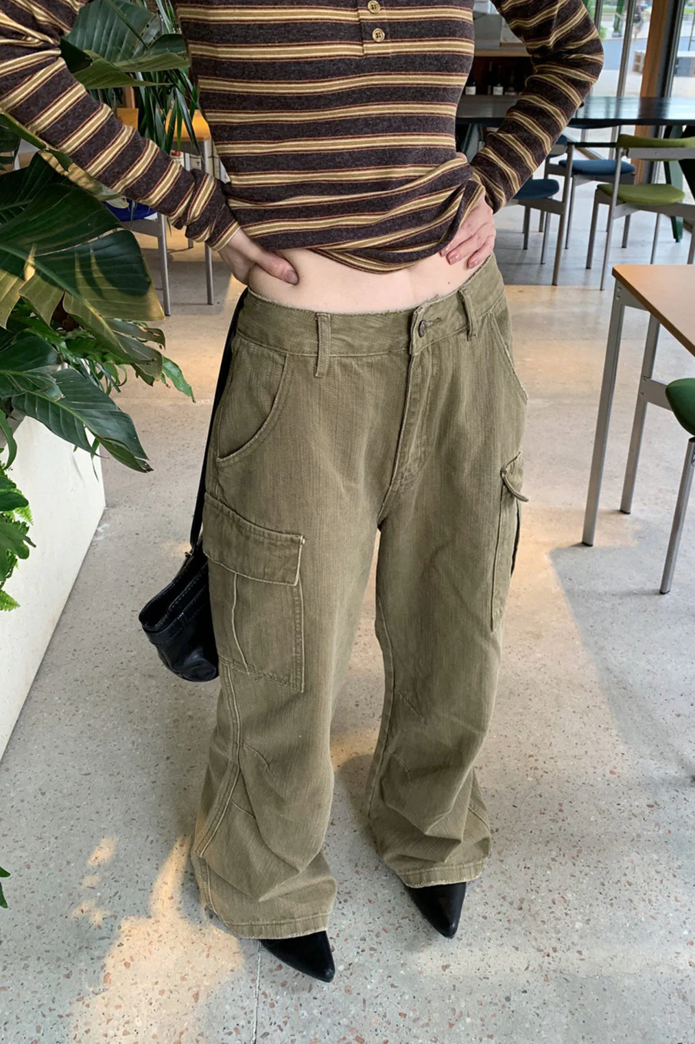 Textured Cargo Bootcut Casual Jeans - Image 3