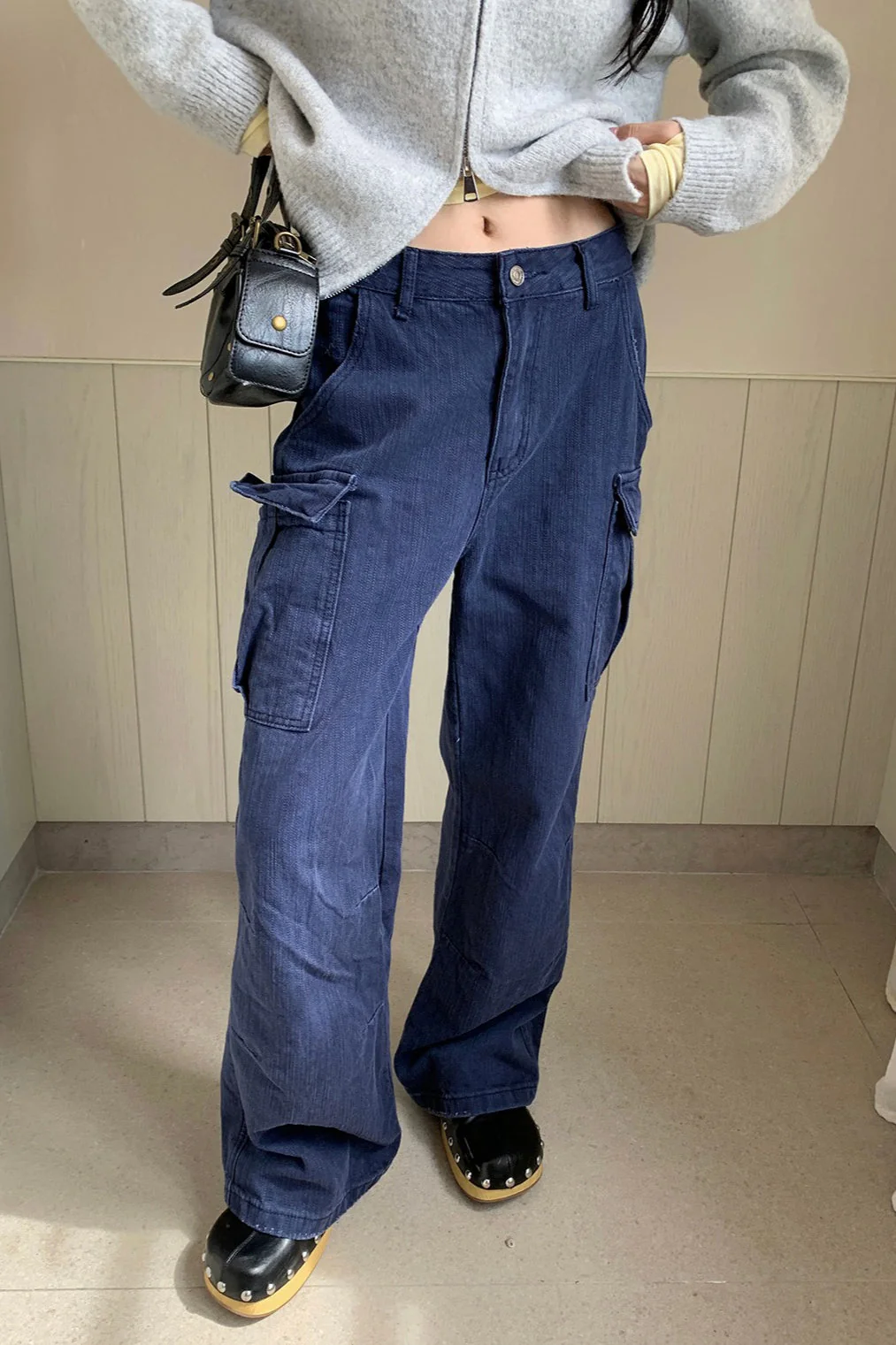 Textured Cargo Bootcut Casual Jeans - Image 7
