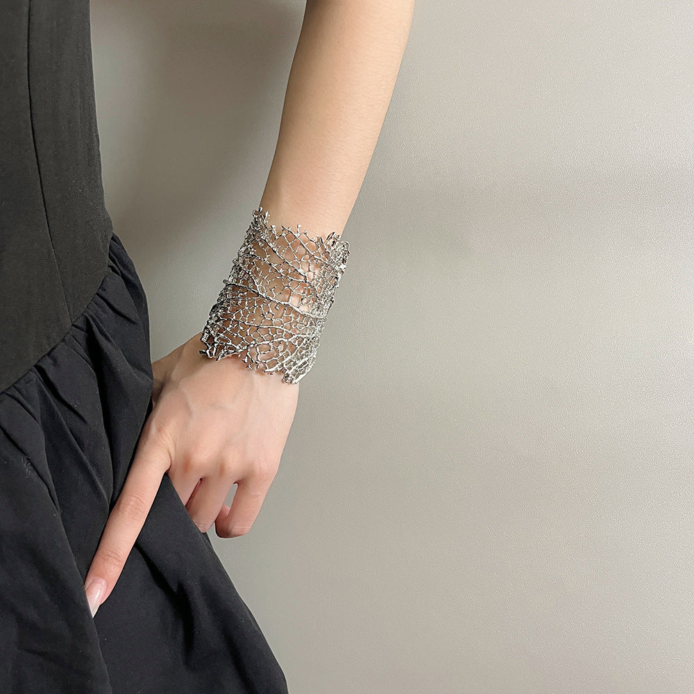 Textured Coral Hollow Open Bracelet - Image 2
