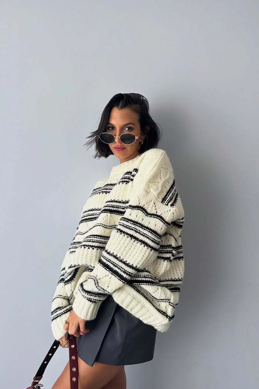 Thick Striped Knit Vintage Crew Neck Sweater - Image 2