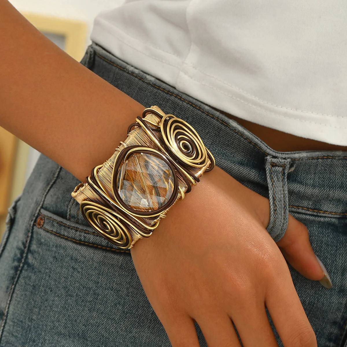 Twisted Round Gem Thread Open Bracelet