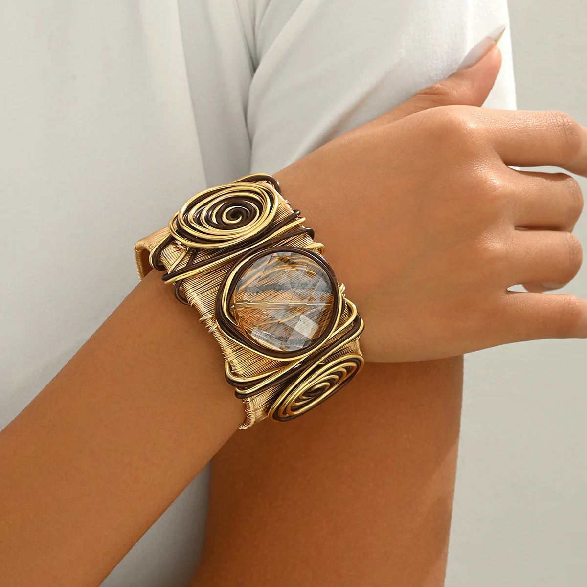 Twisted Round Gem Thread Open Bracelet - Image 2