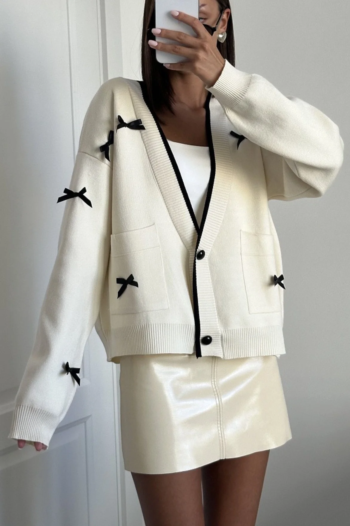 V Neck Bow Color Block Long Sleeve Knit Cardigan - Image 4