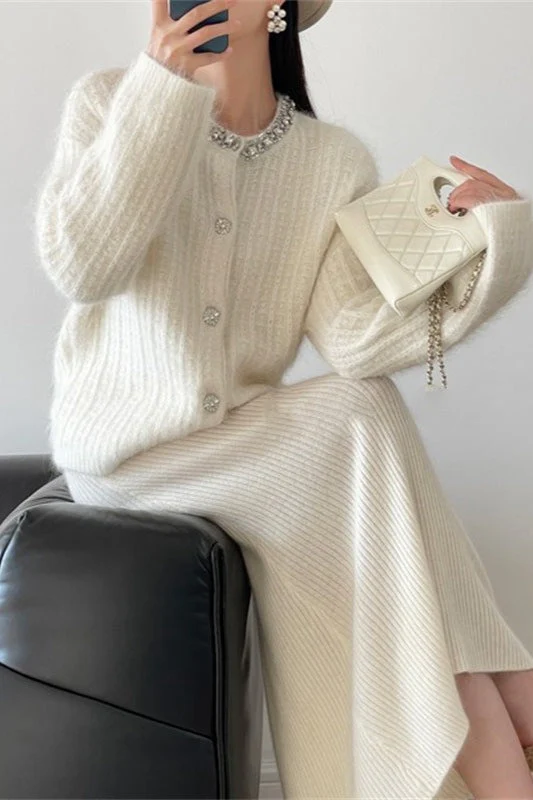 V-Neck Slim-Fit Knit Cardigan - Image 3