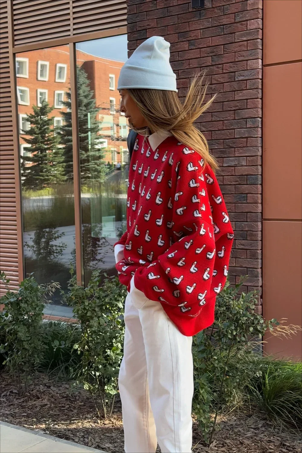 Versatile Color Block Jacquard Red Knitted Blouse - Image 4