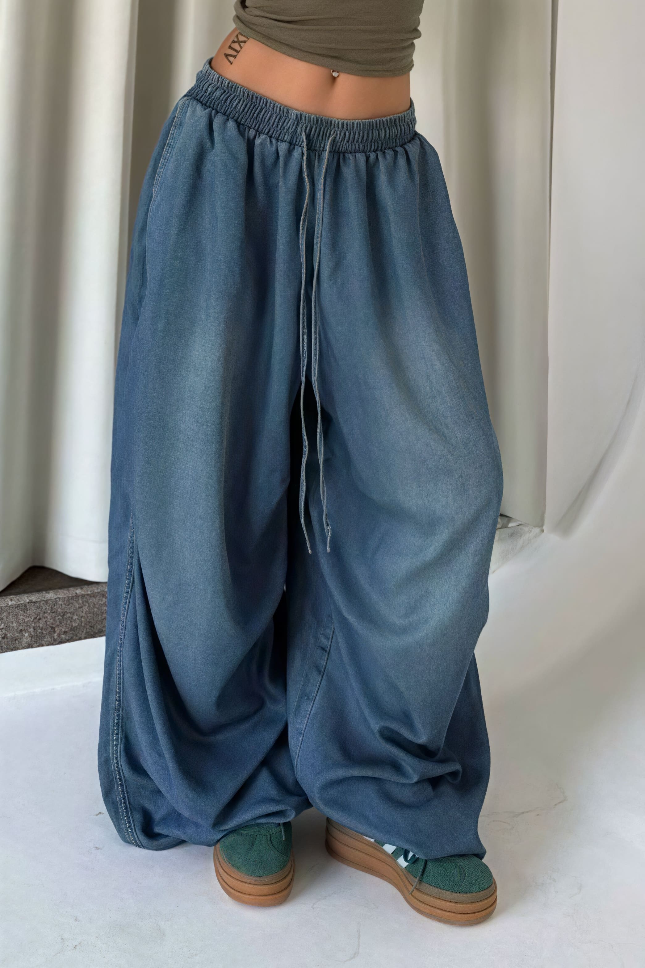 Versatile Vintage Wide Leg Loose Jeans - Image 4