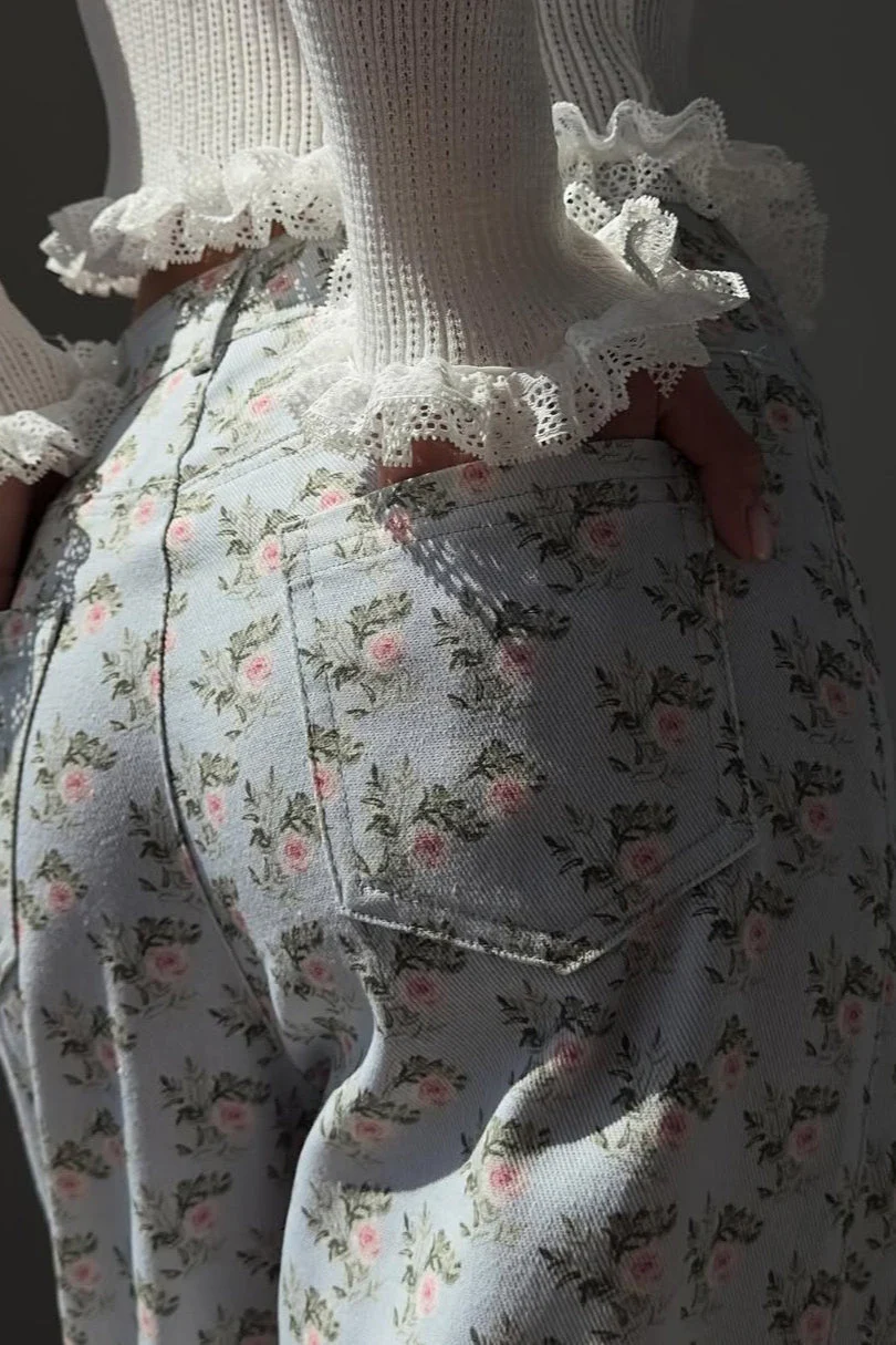 Vintage Light Floral High-Waist Wide-Leg Jeans - Image 4