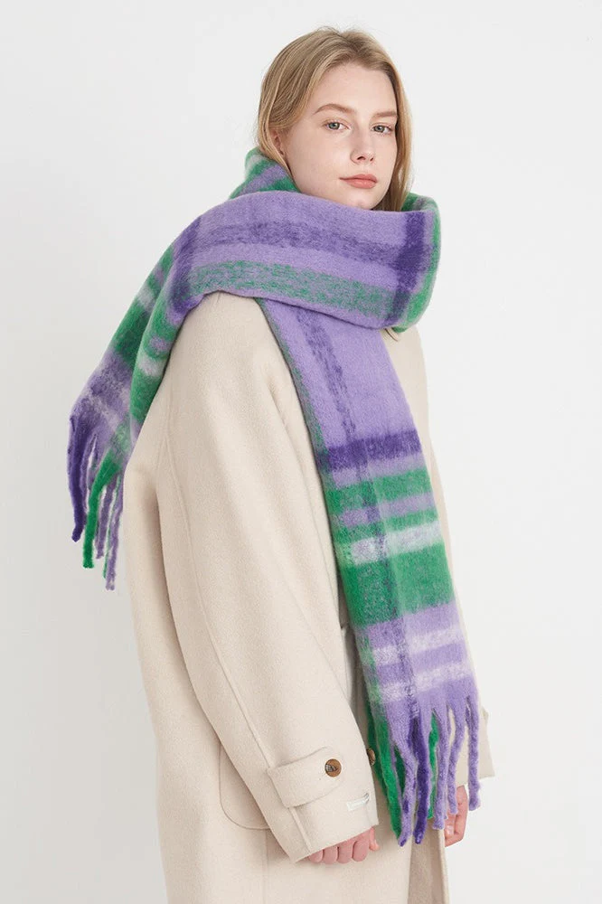 Vintage Plaid Cozy Knit Scarf - Image 2