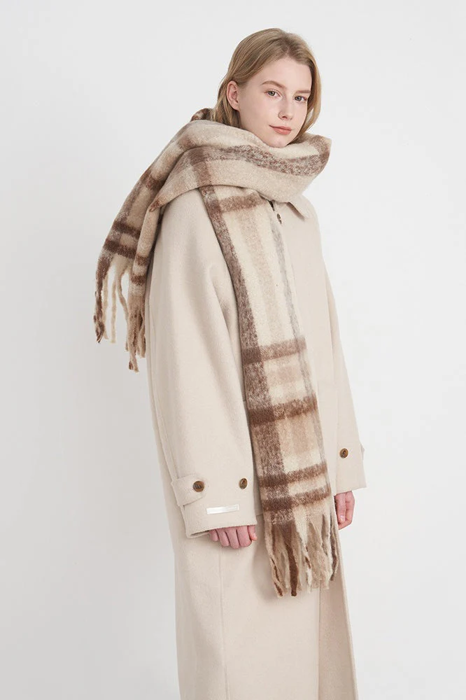 Vintage Plaid Cozy Knit Scarf - Image 5