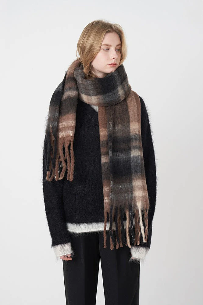 Vintage Plaid Cozy Knit Scarf - Image 6