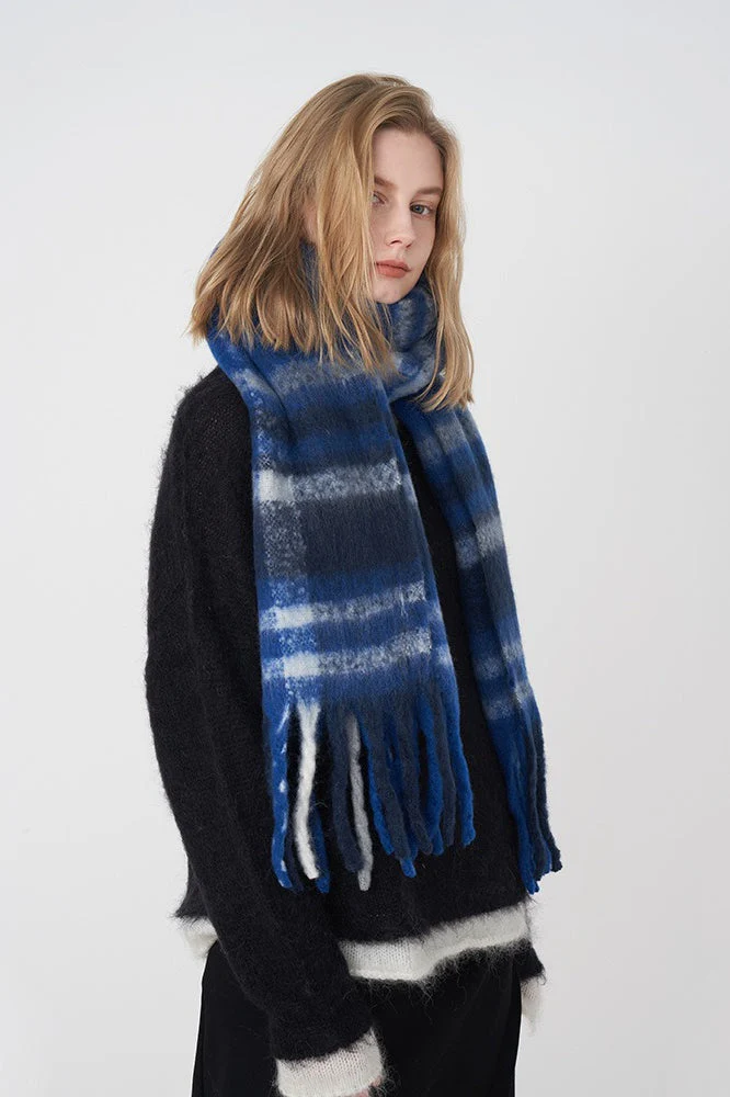 Vintage Plaid Cozy Knit Scarf - Image 8