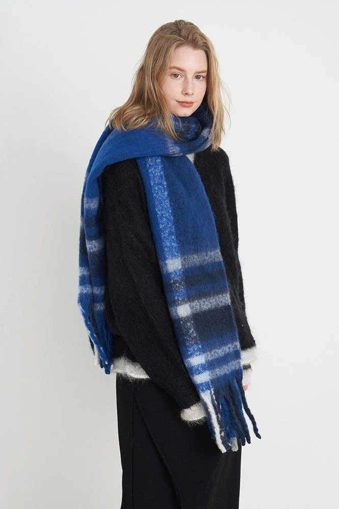 Vintage Plaid Cozy Knit Scarf - Image 9