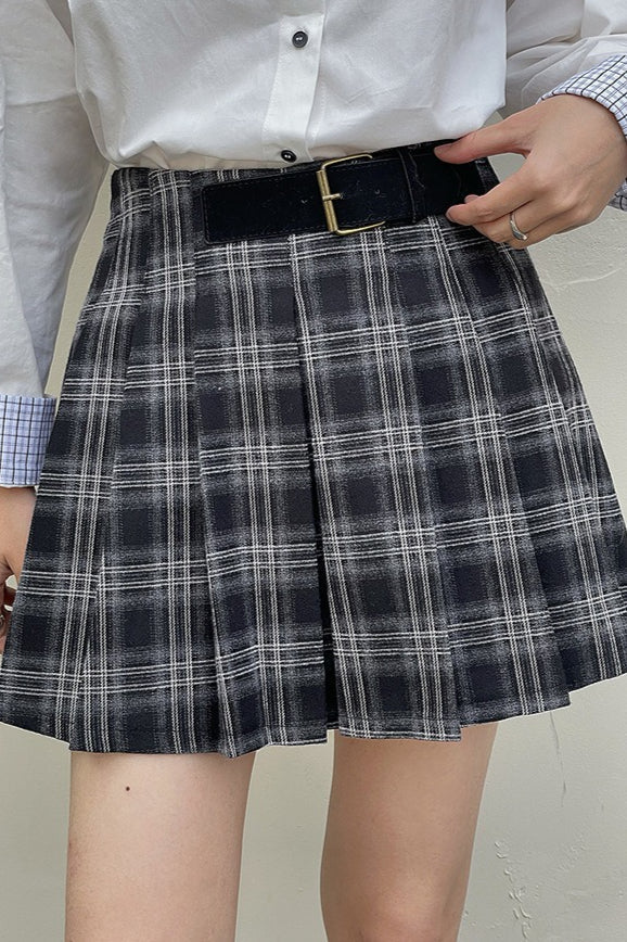 Vintage Plaid Pleated Skirt - Image 7