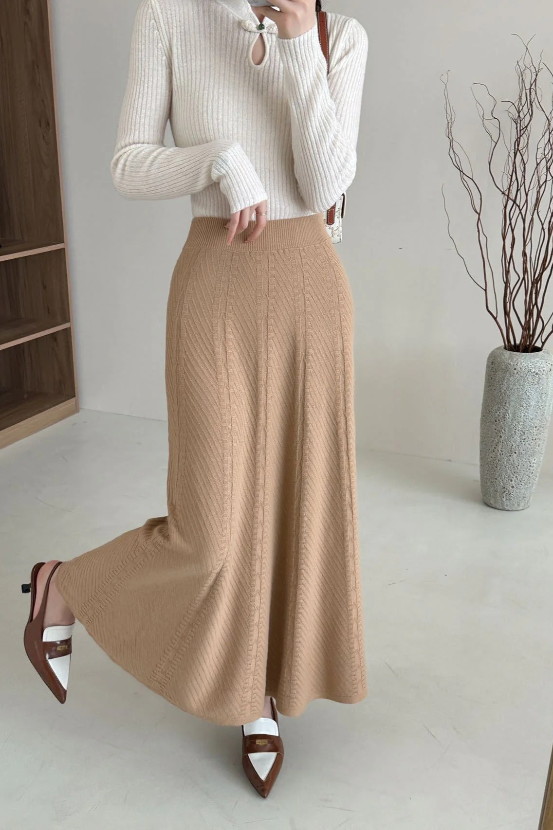 Vintage Textured-Knit High-Waist Maxi Skirt - Image 3