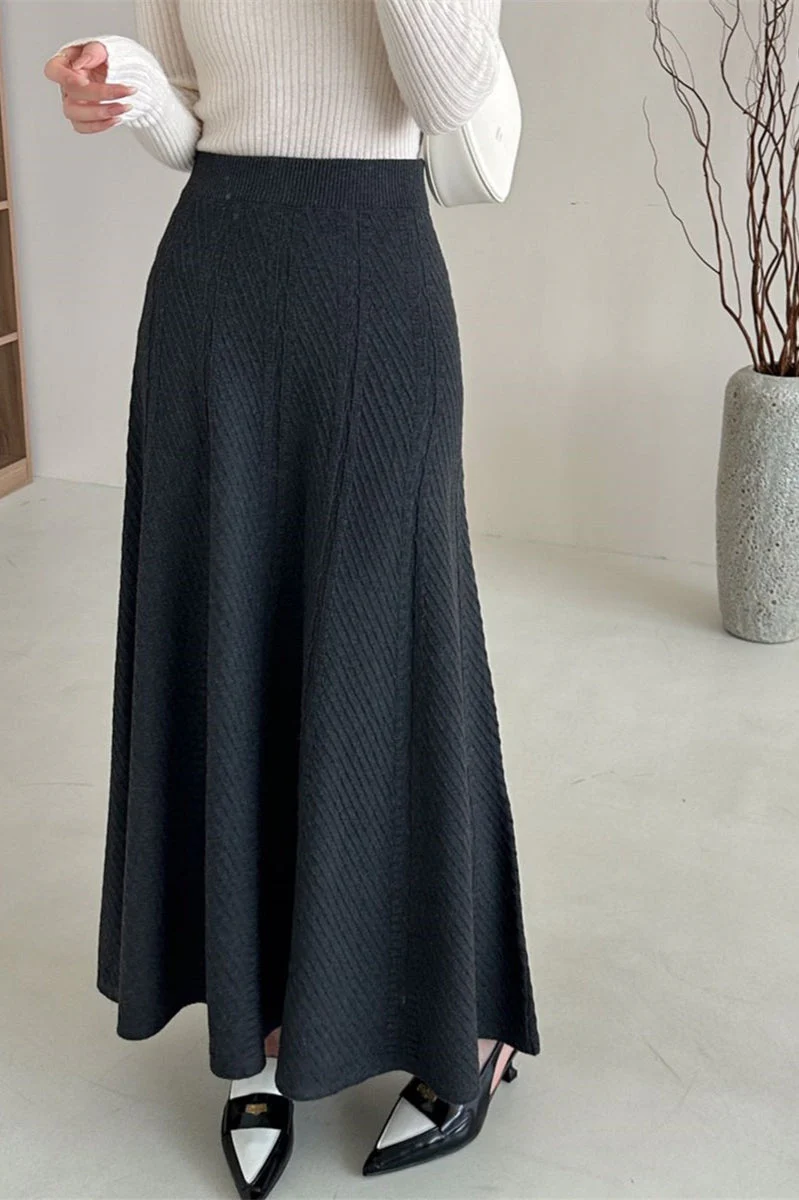 Vintage Textured-Knit High-Waist Maxi Skirt - Image 4