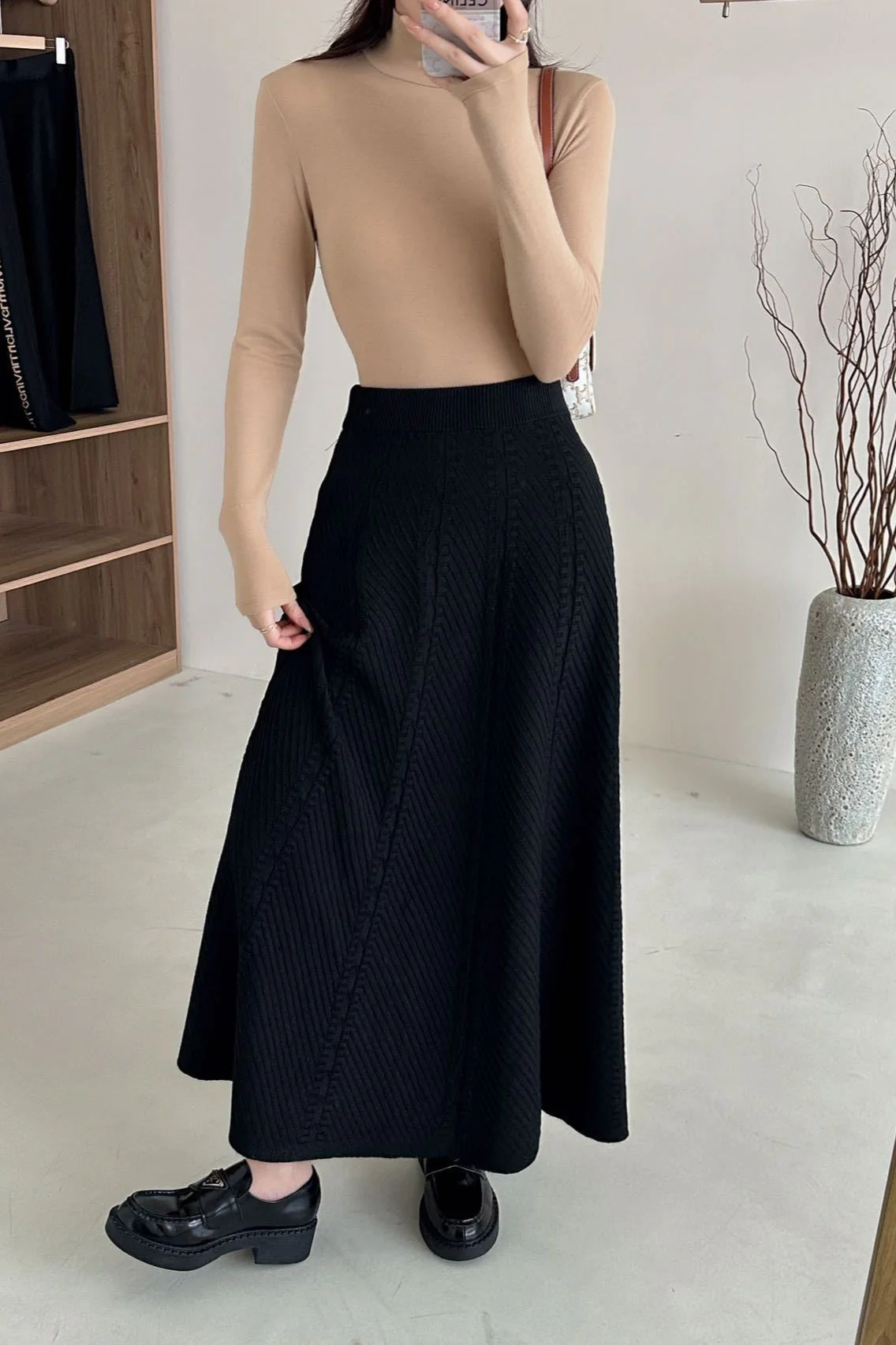 Vintage Textured-Knit High-Waist Maxi Skirt - Image 5