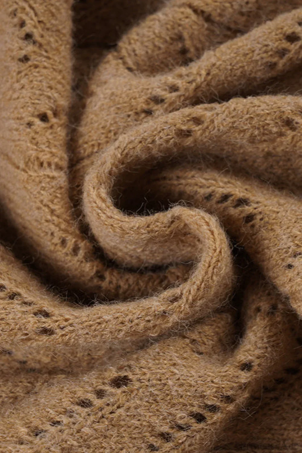 Vintage Turtleneck Slim Fitted Knit Sweater - Image 5