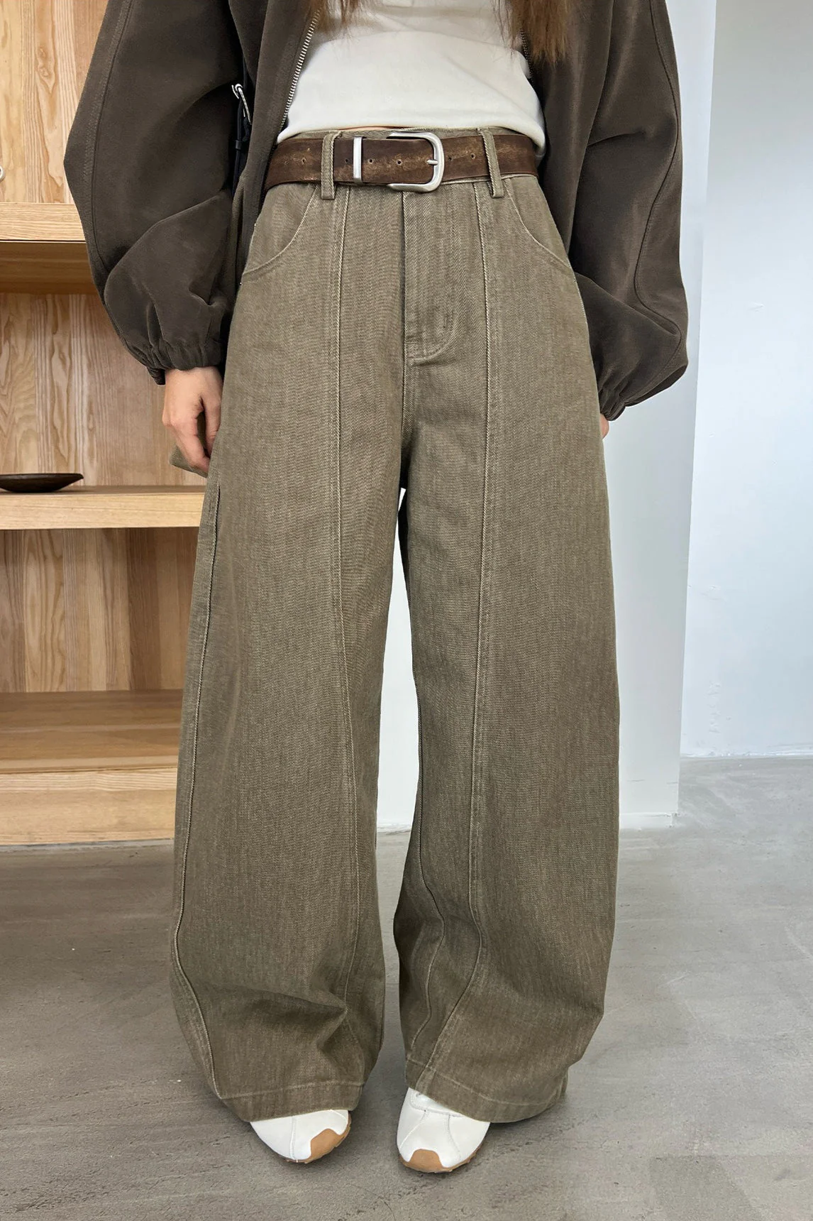 Vintage Wide-Leg Tapered Pants - Image 3