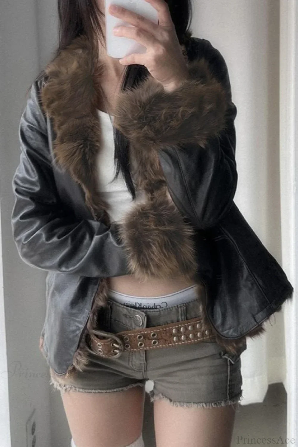 Vintage Y2K Furry Collar Leather Waist - Cinching Jacket - Image 3