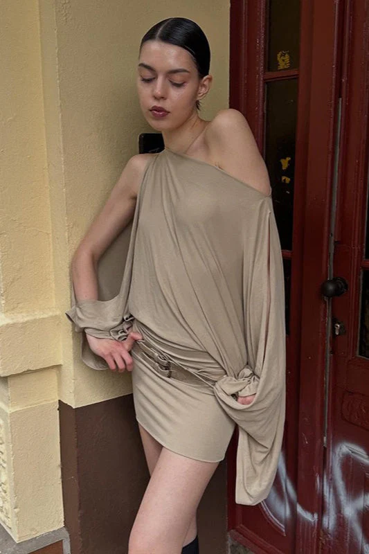 Wasteland Solid One Shoulder Ruched Bodycon Mini Dress - Image 5