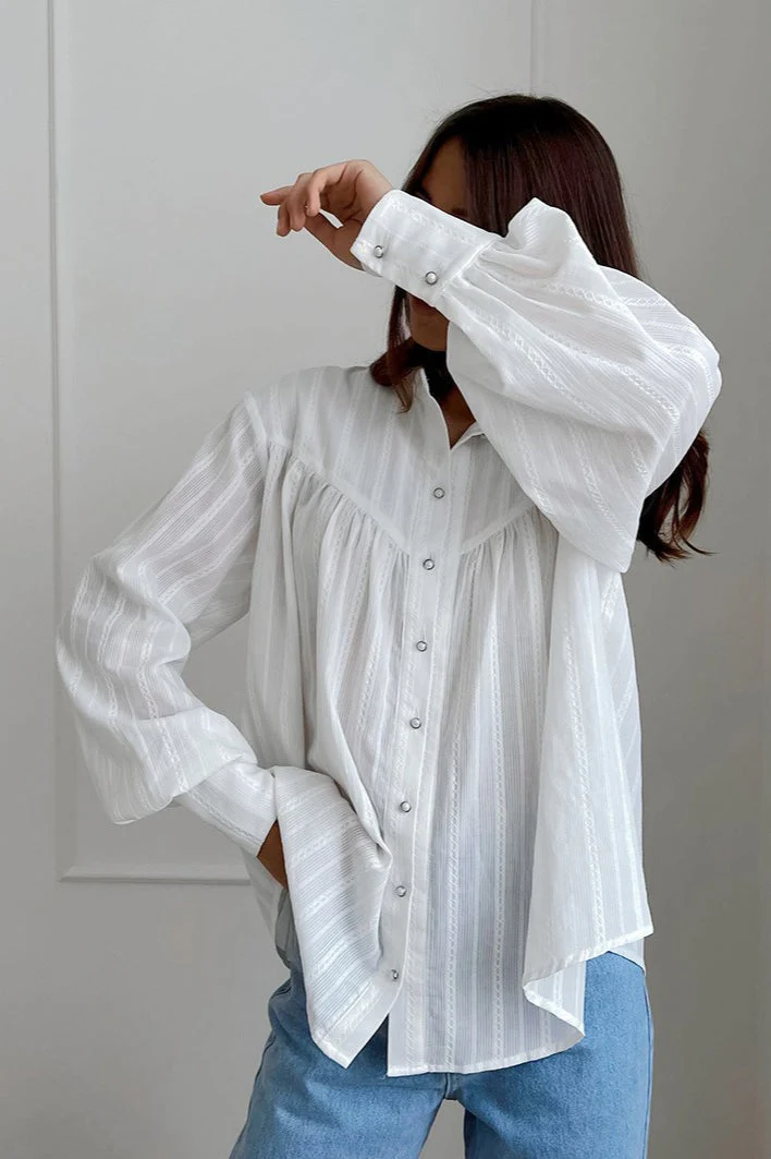 White Cotton Jacquard Stand Collar Blouse - Image 2