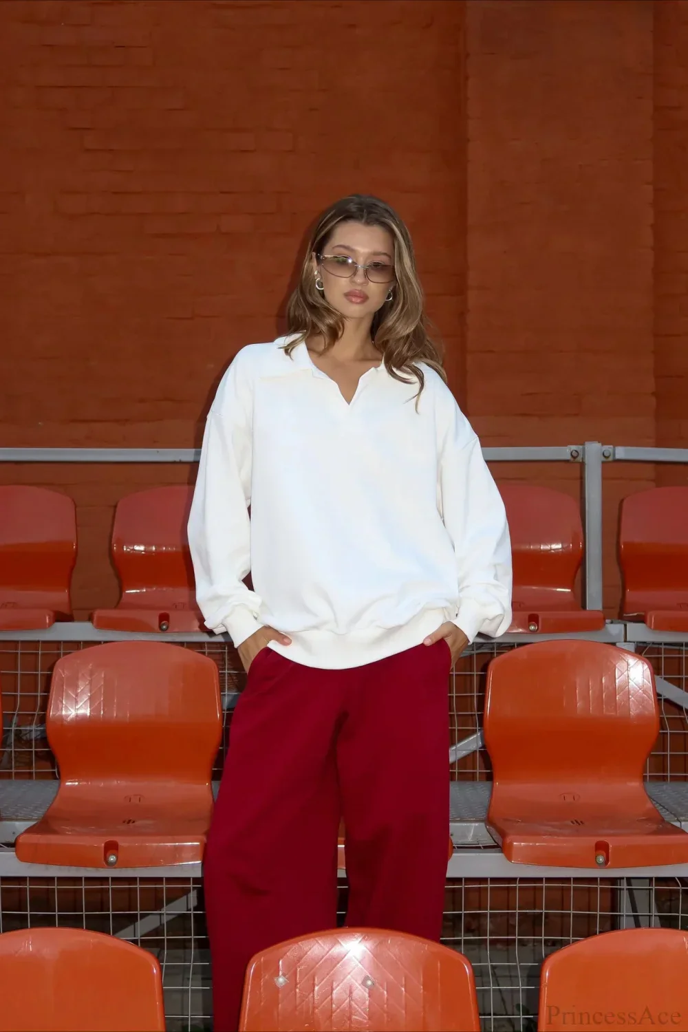 White Loose Top Elastic Red Pants Two Piece Set - Image 3