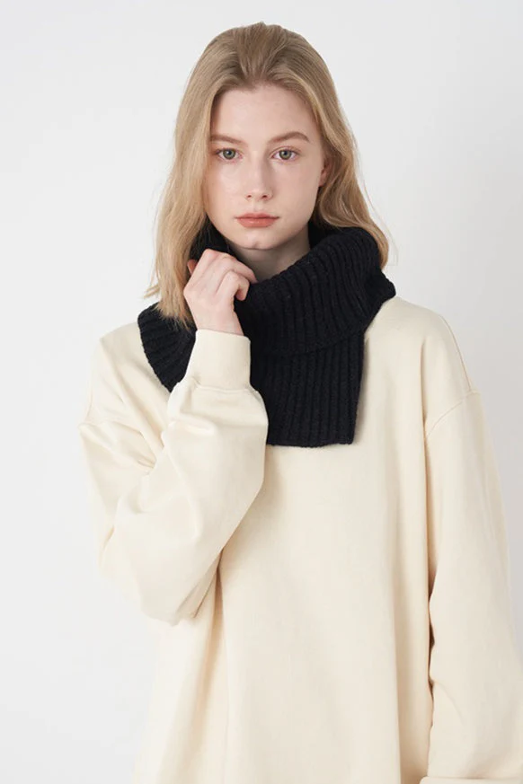 Wool Blend Solid Knitted Removable Buttoned Scarf - Image 12