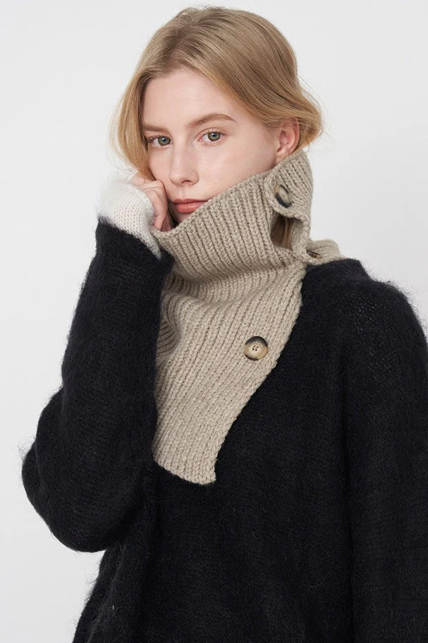 Wool Blend Solid Knitted Removable Buttoned Scarf - Image 4