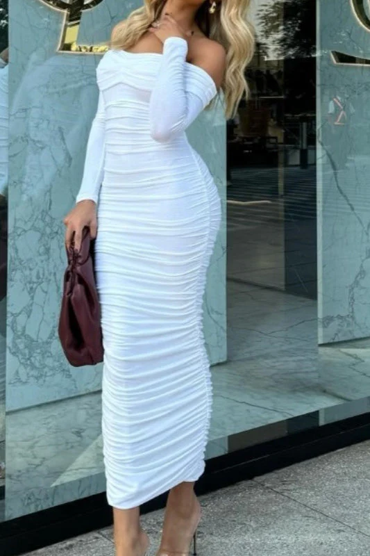 Solid Color Off-Shoulder Ruched Long Sleeve Maxi Dress - Image 4