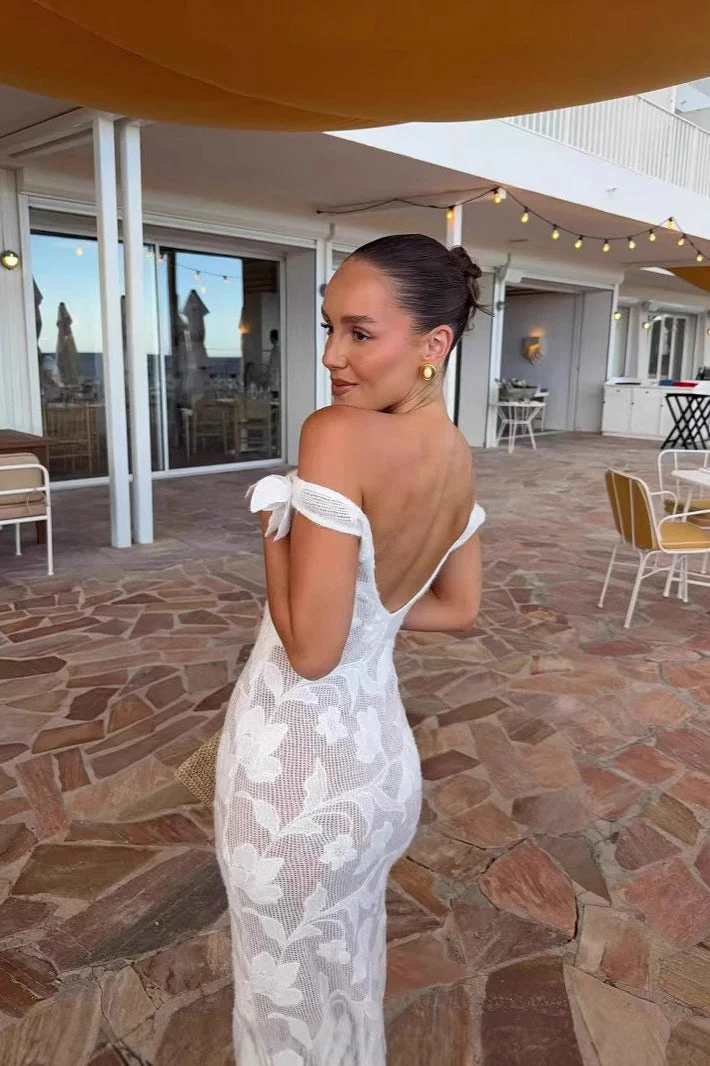 Elegant White Fishtail Maxi Dress - Image 3