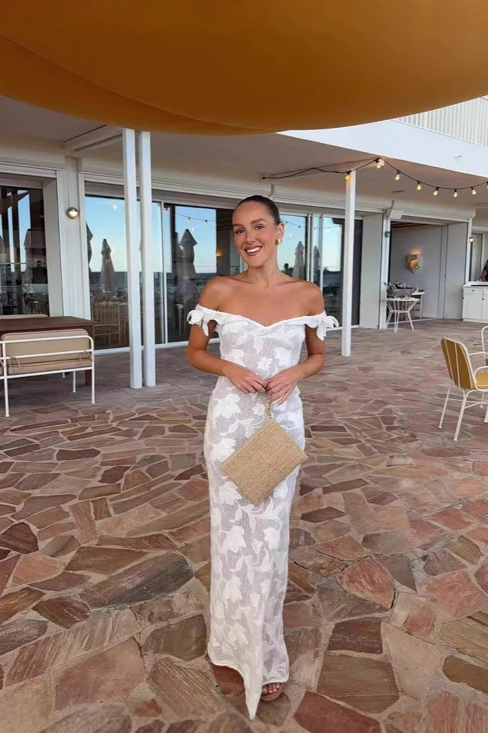 Elegant White Fishtail Maxi Dress - Image 4