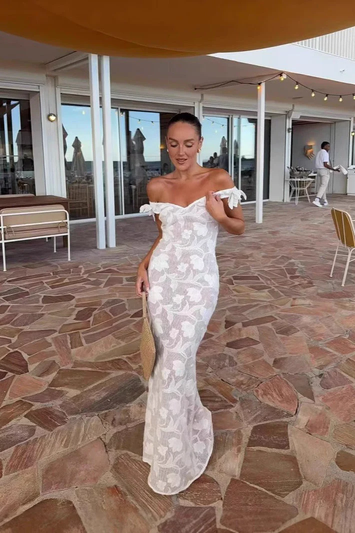 Elegant White Fishtail Maxi Dress - Image 5