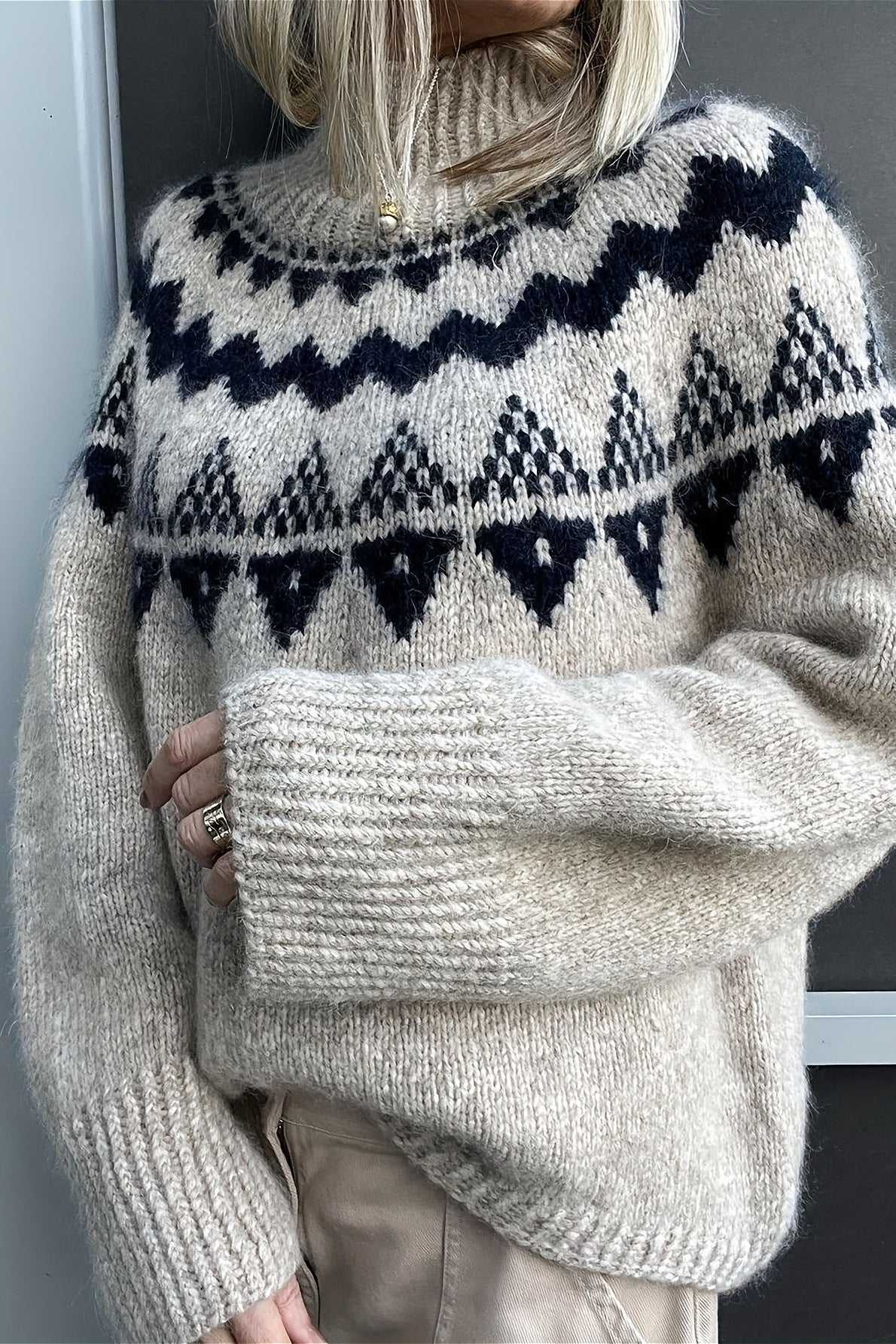 Vintage Loose Fit Jacquard Knit Sweater - Image 2